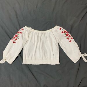 Hollister of the shoulder blouse